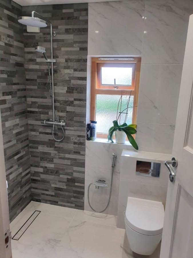 Beautiful Guest Rooms, Free Parking, 30Min Heathrow, 40Min Wembley, 60Min Central London Greenford  Buitenkant foto