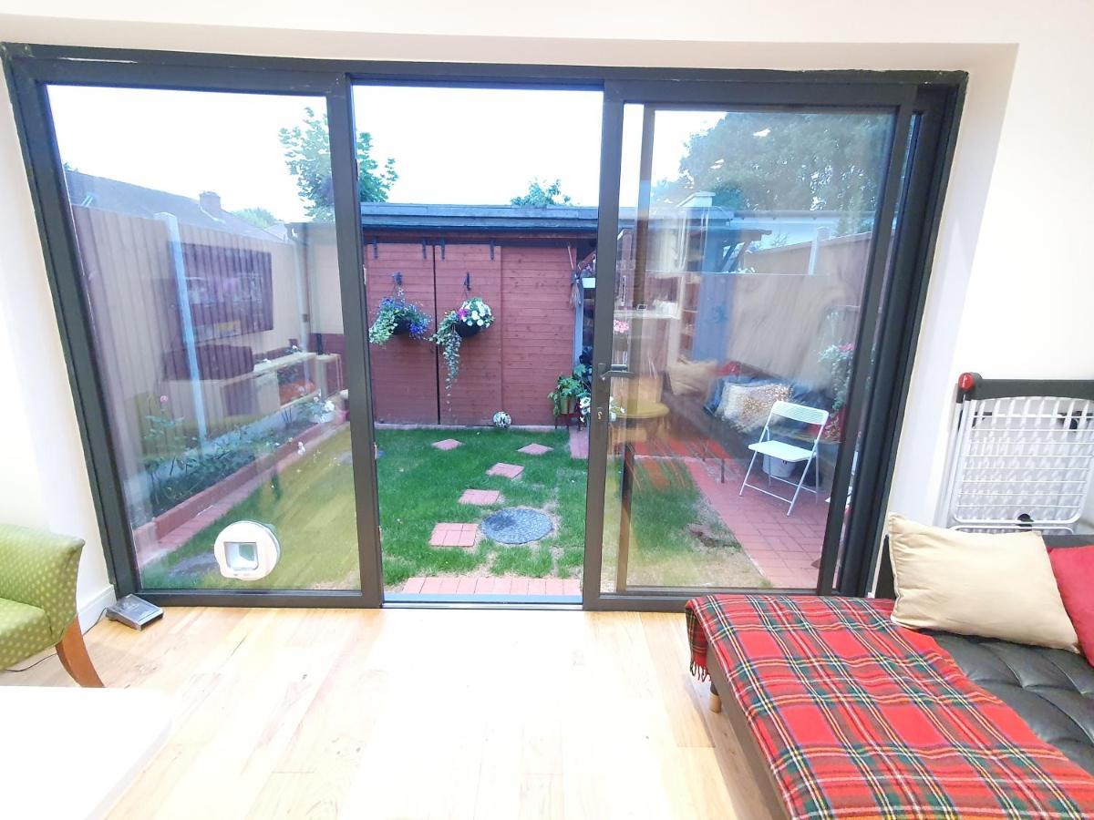 Beautiful Guest Rooms, Free Parking, 30Min Heathrow, 40Min Wembley, 60Min Central London Greenford  Buitenkant foto