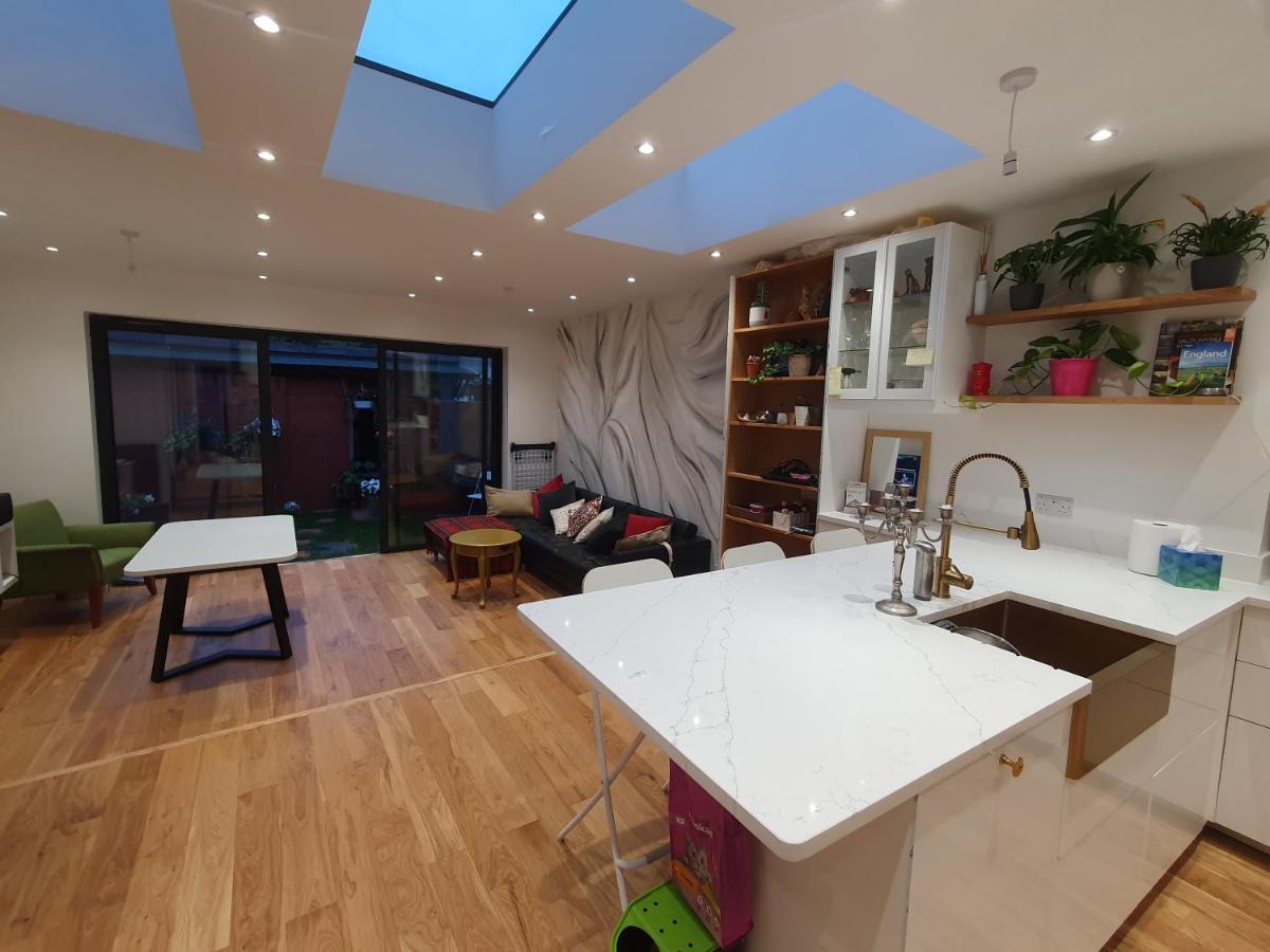 Beautiful Guest Rooms, Free Parking, 30Min Heathrow, 40Min Wembley, 60Min Central London Greenford  Buitenkant foto