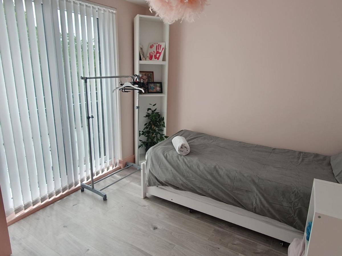 Beautiful Guest Rooms, Free Parking, 30Min Heathrow, 40Min Wembley, 60Min Central London Greenford  Buitenkant foto