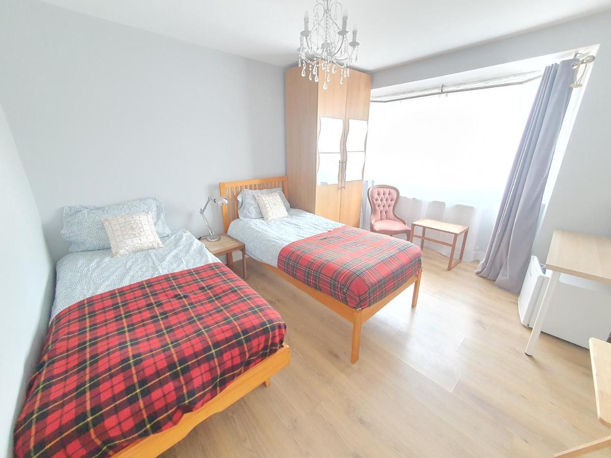 Beautiful Guest Rooms, Free Parking, 30Min Heathrow, 40Min Wembley, 60Min Central London Greenford  Buitenkant foto