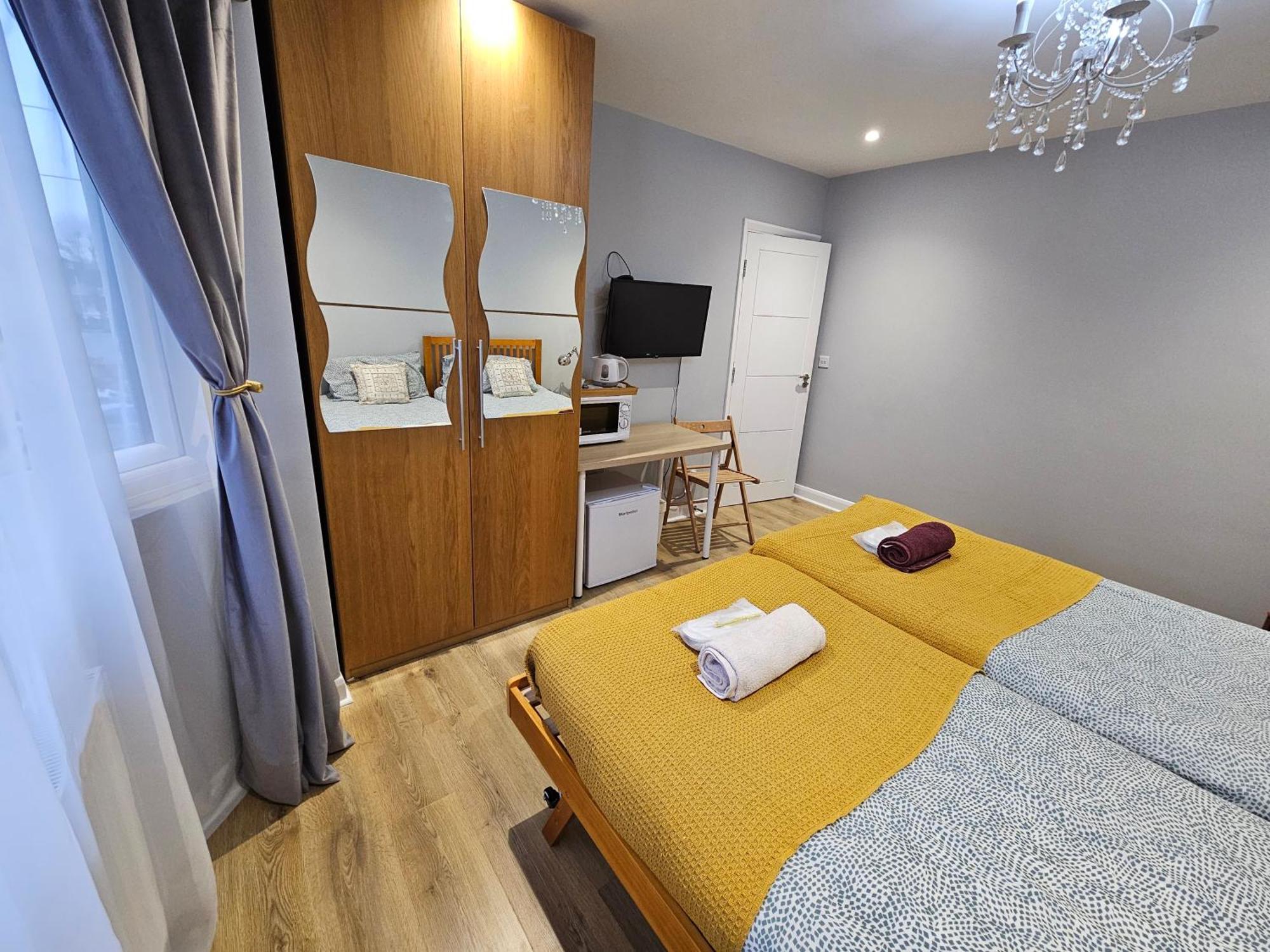Beautiful Guest Rooms, Free Parking, 30Min Heathrow, 40Min Wembley, 60Min Central London Greenford  Buitenkant foto